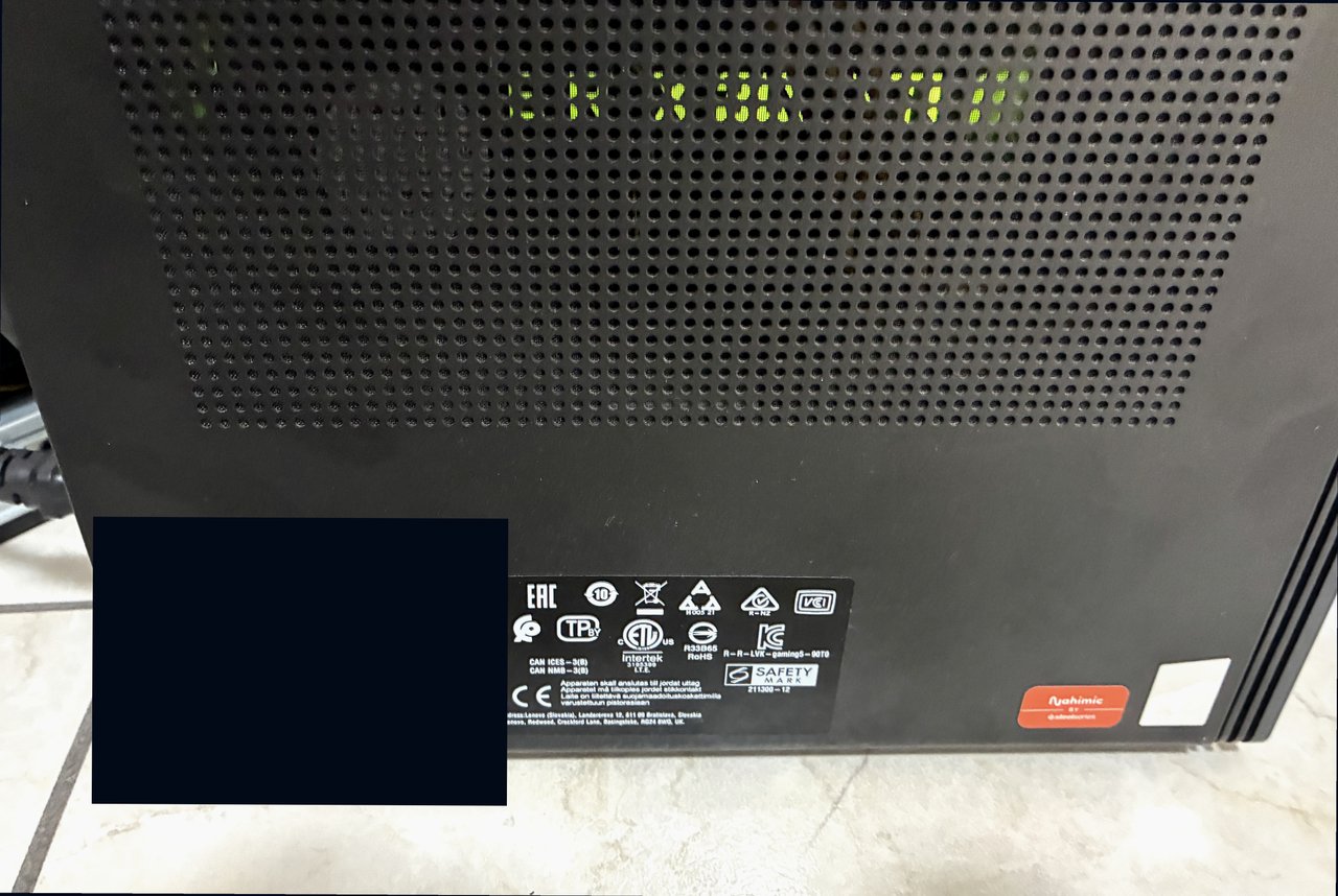 Retro Lenovo IdeaCentre machine type 90T1 in laboratorio Monza, seriale coperto
